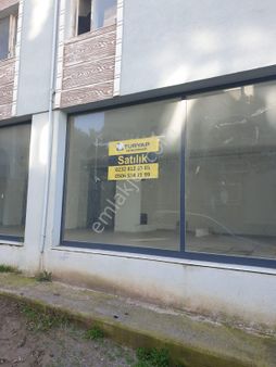 Turyap Foça'dan Cadde Üstünde Satılık 420 M2 Mağaza
