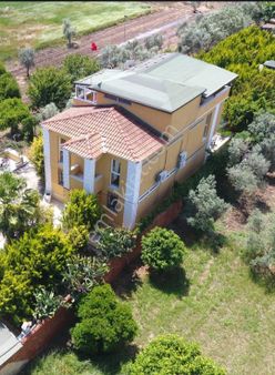 Milas Ağaçlıhöyük'te Satılık 3780m², Bahçeli, Havuzlu Çiftlik Evi