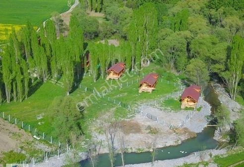 Güneyce^de 527 M2 İmarlı Dere Kenarı Arsa İçinde Ahşap Evli Bahçe