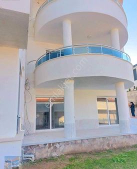 Müstakil Sadında 3+1 Havuzlu Deniz Manzaralı Çok Geniş Lüks Dair