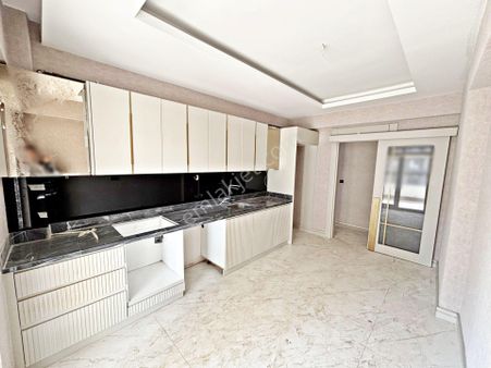 Alpaslan'da Sıfır Arakat Şık Tasarımlı Ultra Lüx 2+1 Daireler