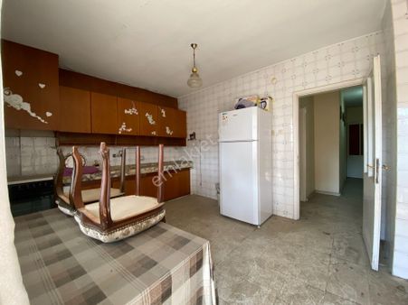 Sucuzade Mh. 428 M2 Arsalı 3 Daire 3 İşyeri Komple Satılık Bina