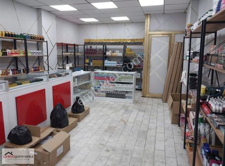 Cuma Pazarı Cadde Üzeri Satılık 40 M² Dükkan - Otomatik Kepenkli