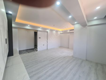 Acill Konak İzmirpark Avm Yakını 2+1 95m2 Ayrı Mutfak Dgazlı Asansörlü Arakat Satılık Daire