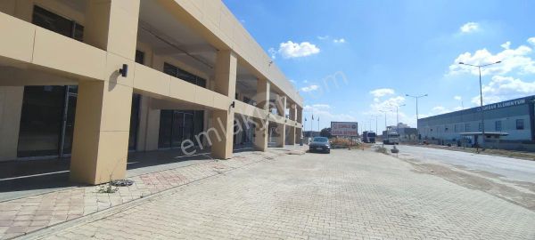 Türk Gücü Osb Girişi Ticaret Merkezinde Satılık Dükkan P.n.1601 M