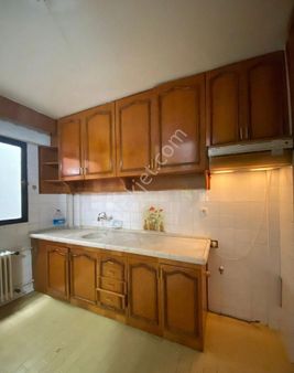 Kuşpınar Mahallesinde Cadde Üstü Arakat *3+1*140m2 *asansörlü *satılık Daire