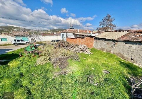 Manisa Saruhanlı Çakmaklı Köyünde Satılık İmarlı Arsa 202 M2