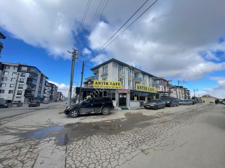 Afyon Üçok Emlaktan Sahipata Mah Satılık Köşe Konumlu Dükkan