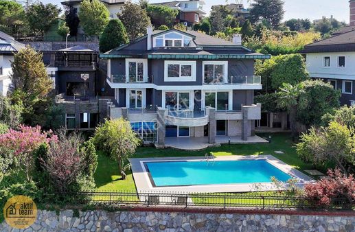 Acarkentde Özel Konumlu, Boğaz Manzaralı Satılık Br Villa