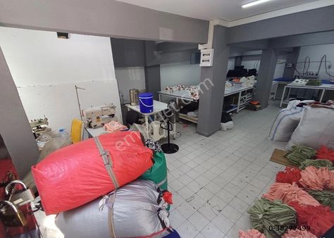 Zeytinburnu Nuripaşa Mah'de 75m² Düzgiriş Bakımlı Kiralık İşyeri