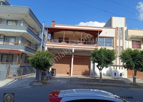 Arsuz Gözcüler Mahallesinde Satılık 2 + 1 Daire Ve Altında 3 Dükkan