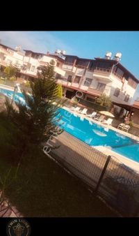 Arsuz Gözcüler Mahallesi Barış Sitesinde Satılık Full Eşyalı Tripleks Villa