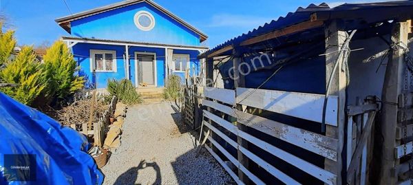 İznik Güven Emlaktan Satılık Bahçeli Müstakil Ev.