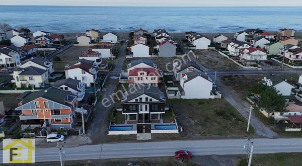 Filiz Emlaktan Kocaali Alandere'de Triplex Villa