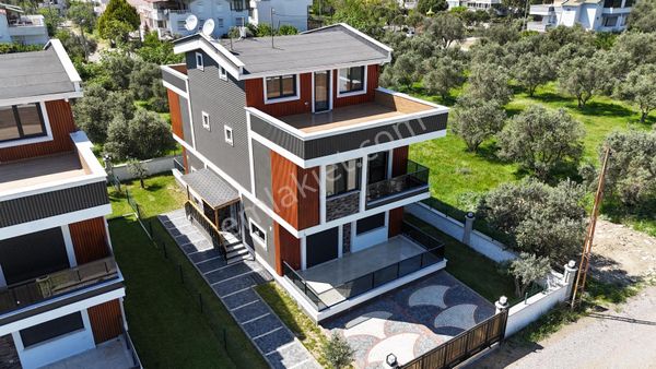 🟣🟣parstan Akçayda Kazdağlarının Eteğinde Sıfır 4+1 Satılık Villa