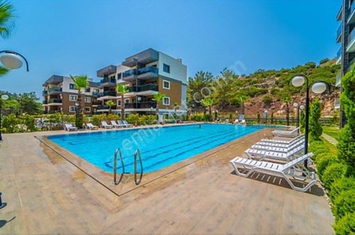 Değirmendere’de 2+1 Havuzlu Site’de Satılık Daire