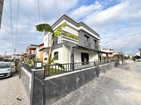 Seferihisar Doğanbey'de Satılık Sıfır 3+1 Lüks Villa