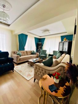 Akşemsettin'de Merkezi Konumda 3+1 Asansörlü Teras Balkonlu Satılık!!!