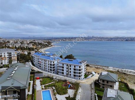 Büyükçekmece'de Eşsiz Manzaralı Satılık 6+1 Dubleks Daire