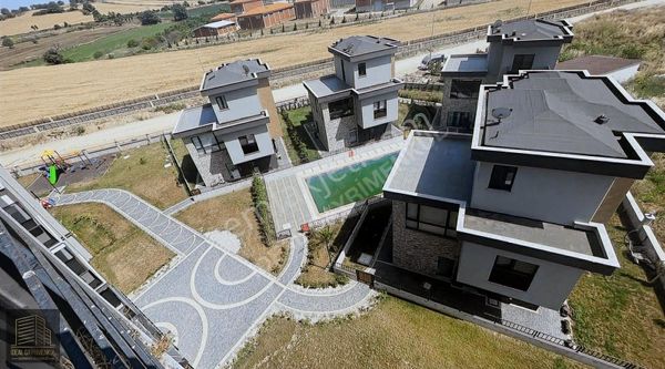 İstinye Home Flats & Konaklarında Satılık 3+1 Lüks Konut