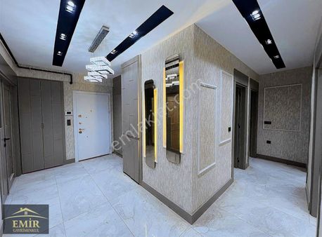 Emir Gayrimenkulden Fıstıklıkta Satılık 3+1 Oturuma Hazır Daire