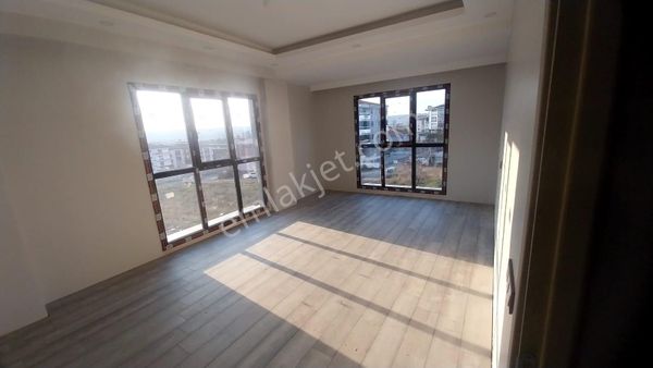 Ekşioğlu 'dan Tekirdağ Süleymanpaşa Zafer Mahallesi Satılık Daire 3+1