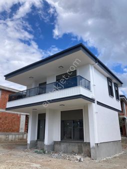 Küçükkuyu Bağbaşı Mahallesinde Site İçi Satılık 2 , 3 Ve 4+1 Villalar