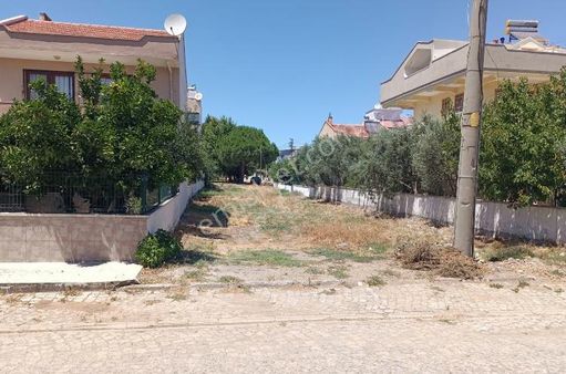 Dikili Güven Emlak'tan Salihleraltı Gülkent Sitesi İçerisinde Villa İmarlı Arsa