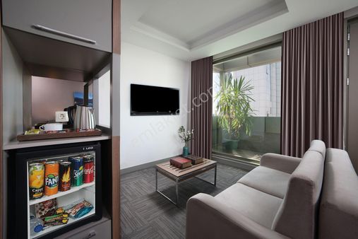 Bostancı/ataşehir E-5 Yanı Teraslı Jakuzili Hijyenik Günlük Suit