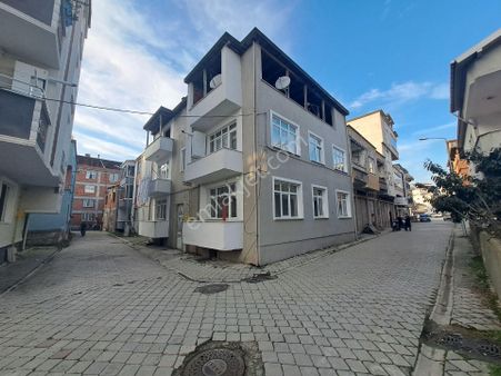 Alibey'den Terme Fenk Mah.de Satılık 3 Katlı Bina