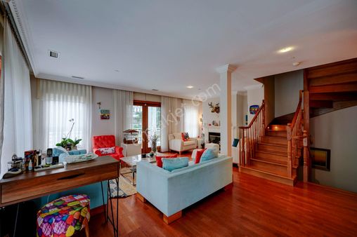 İstanbul Kemerburgaz Çeşmeler Vadisi Sitesinde 5+2 Satılık Villa