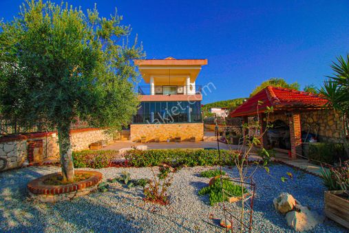 Didim, Akbük'de, Full Deniz Manzaralı, Havuzlu, Tam Müstakil Villa