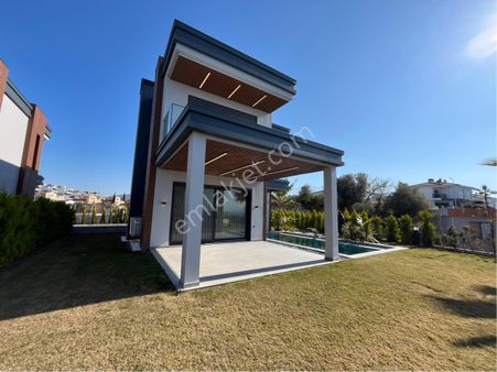 ** Rs Netten** Mutluluğunuza Yatırım Yapacağınız 4+1 Şömineli Özel Havuzlu Klas Klas Villa