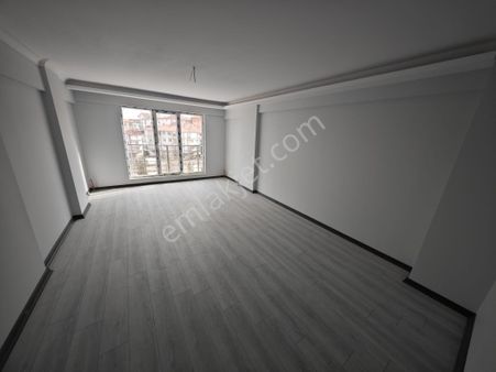 Beşikkaya'da Sıfır Asansörlü Ebeveyn Banyolu 3+1 Ara Kat Satılık Daire !!