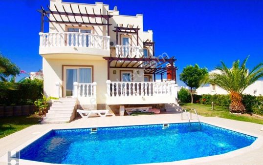 İngilizden Satılık Müstakil Villa Özel Havuz,plajlı Bakımlı Ev Kaçırmayın Bakımlı Villa Geniş Bahçel