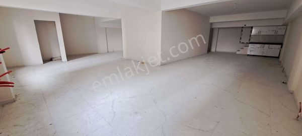 Toprak İnşaat...imalata Uygun Tek Taban 150 M2 Yeni Yapı!!!