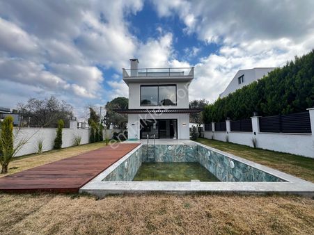 Yiğit'ten Güre'de Müstakil Havuzlu Muhteşem 3+1 Villa