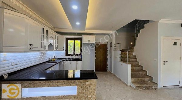 Gözütok Mimarlık Emlak'tan Denize 50 Metre Tek Müstakil Villa