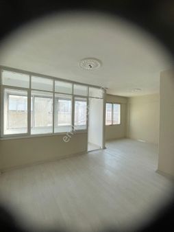 Acill Konak Tınaztepe Mah.de Eşrefpaşa Caddesi Yakını 3+1 100m2 Ayrı Mutfak Arakat Satılık Daire