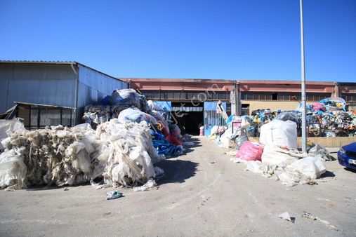 Esgyo'dan Emko Da 366 M2 Kapalı 474 M2 Açık Alan Satılık Fabrika