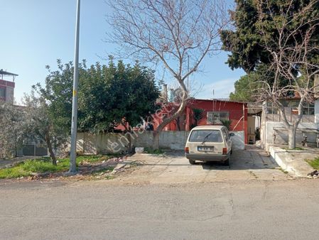 Bucada Köşe Konumlu 174 M2 Arsada Mustakil Ev