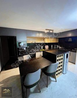 Yeni Foça Merkez Müstakil Havuz Hamam Sauna 4+2 Muhteşem Villa