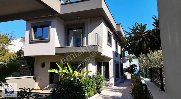 Denize Sıfır Kendine Ait Plajı Olan Site İçerisinde 3+1 Villalar