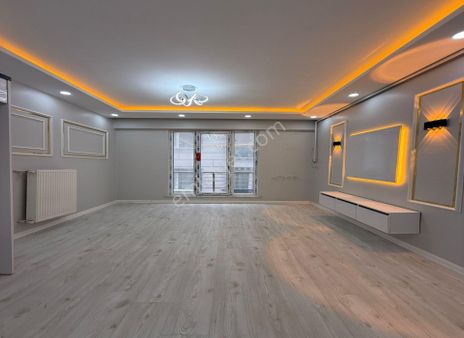 Beylikdüzü Empire Yapı'dan Site İçinde Satılık 2+1 Daire !!