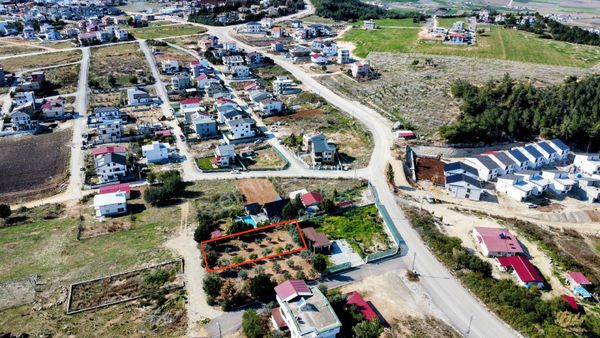 4)adana Sarıçam Çınarlı'da 576m² Fırsat Arsa