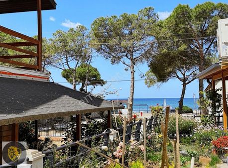 Şenbağlar'dan Denize Sıfır, Sığ Plaja Sahip Lüks Villa