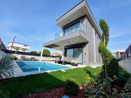 **rs Netten** Kuşadası Güzelçamlı 3+1 Müstakil Özel Havuzlu Satılık Villa