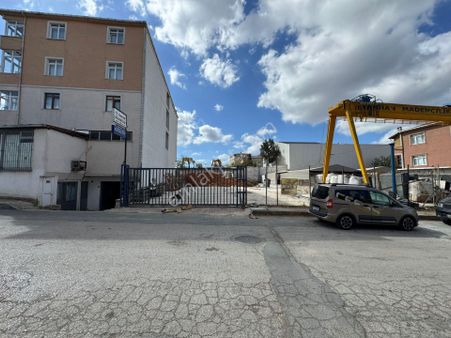 İstanbul Ataşehir Ferhatpaşa'da Ana Cadde Üzerinde Satılık Arsa
