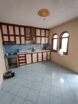 Saracoğlunda Cadde Cepheli Üç Katlı Evimiz Satılık Arsa Fiyatına Kaçırmayın