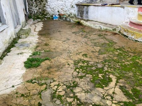 Müstakil Muğla Evi Önü Açık Doğal Gaz Kapıda